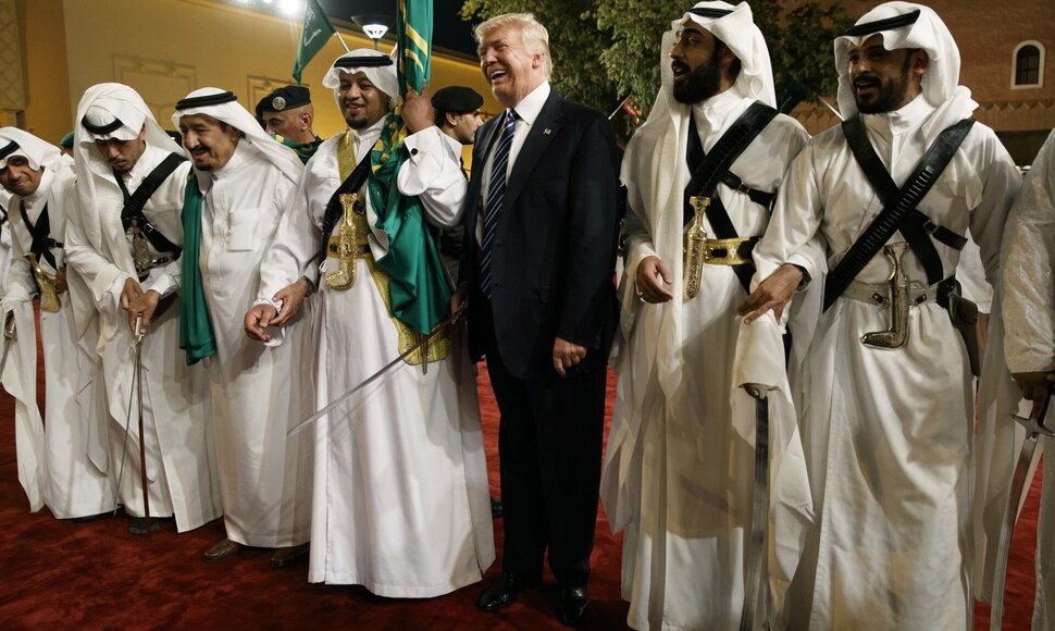 D. Trumpas Rijade 2017-aisiais / Evan Vucci / AP