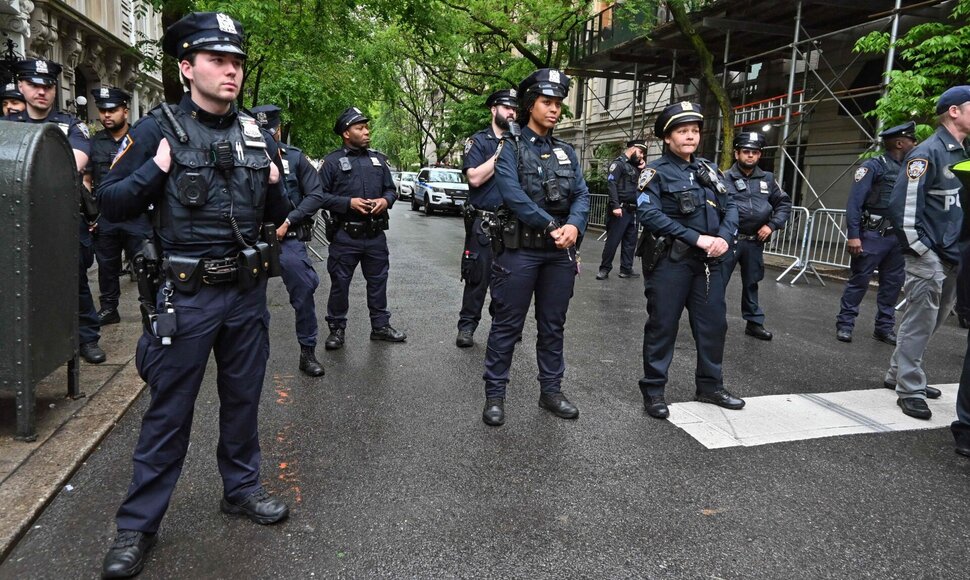 JAV policininkai / ANDREA RENAULT / AFP