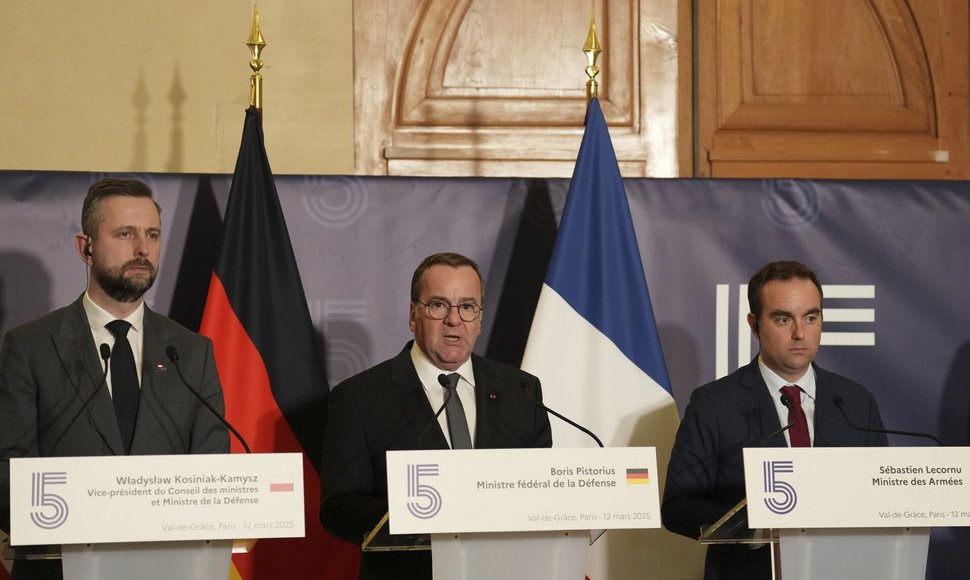 Aurelien Morissard / AP