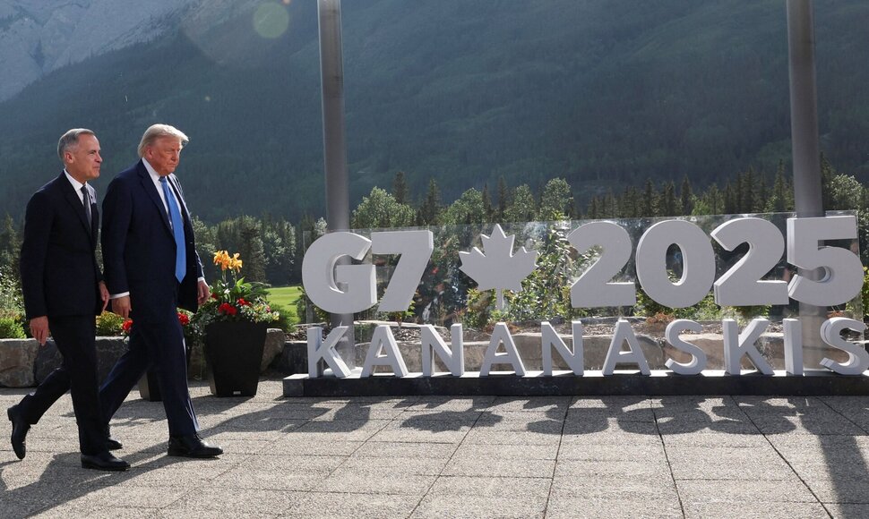 G-7 / SUZANNE PLUNKETT / AFP
