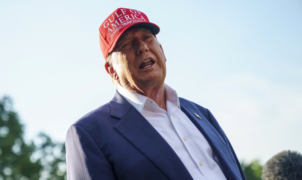 Donaldas Trumpas / Will Oliver - Pool via CNP / ZUMAPRESS.com
