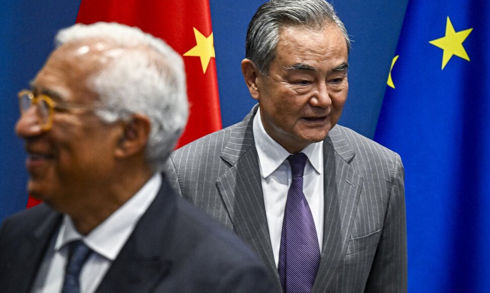 Wang Yi Briuselyje / Wiktor Dabkowski / ZUMAPRESS.com