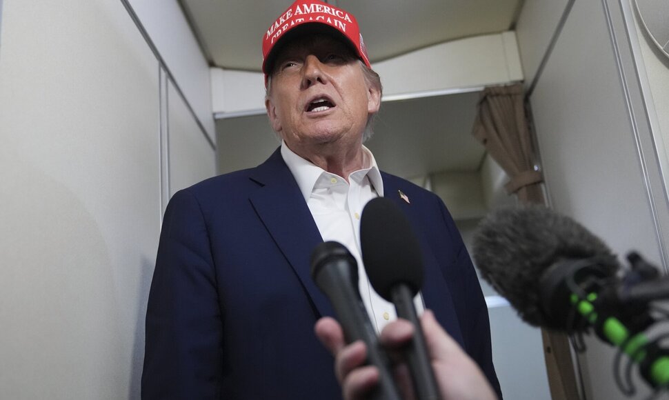 D. Trumpas / Jacquelyn Martin / AP