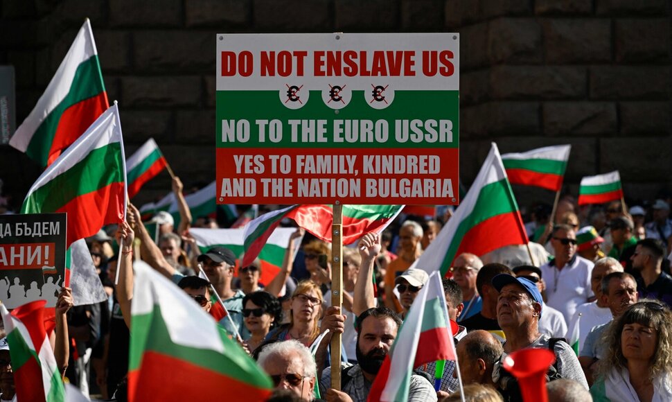 Protestai Bulgarijoje prie&scaron; euro įvedimą  / NIKOLAY DOYCHINOV / AFP