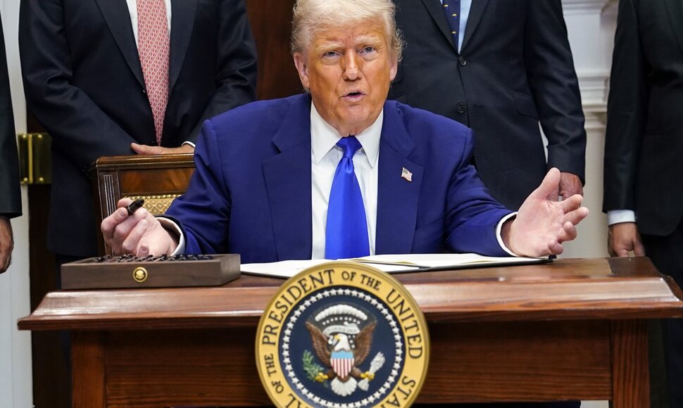 Donaldas Trumpas / Chris Kleponis - Pool via CNP / ZUMAPRESS.com