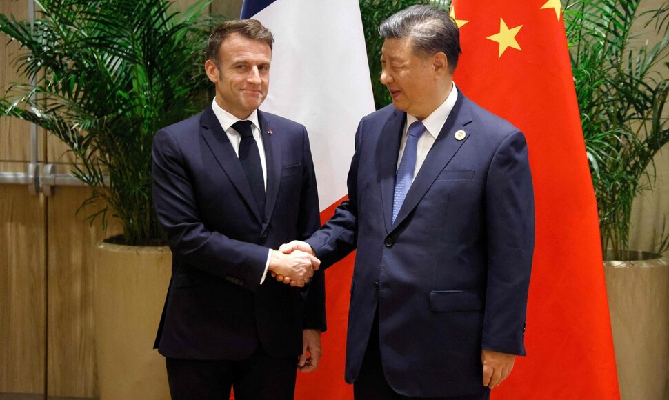 Emmanuelis Macronas ir Xi Jinpingas / LUDOVIC MARIN / AFP