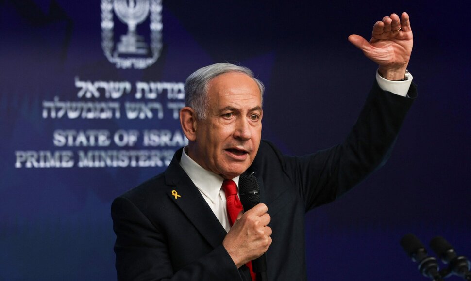 B. Netanyahu / RONEN ZVULUN / AFP