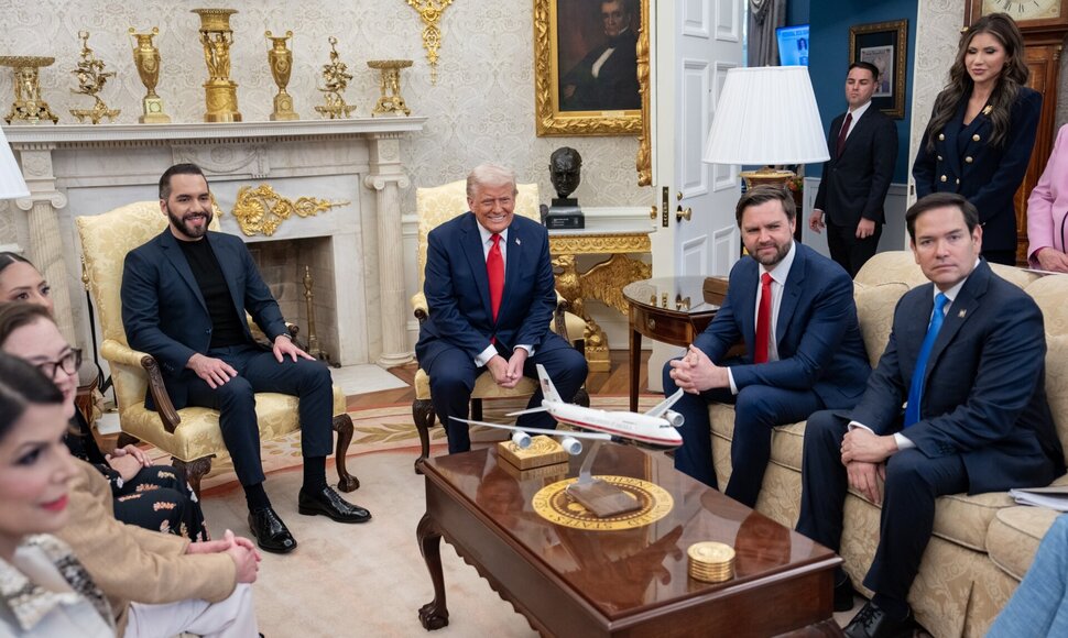 D. Trumpas Baltuosiuose rūmuose sutiko su autoritariniu Salvadoro prezidentu  / White House / ZUMAPRESS.com