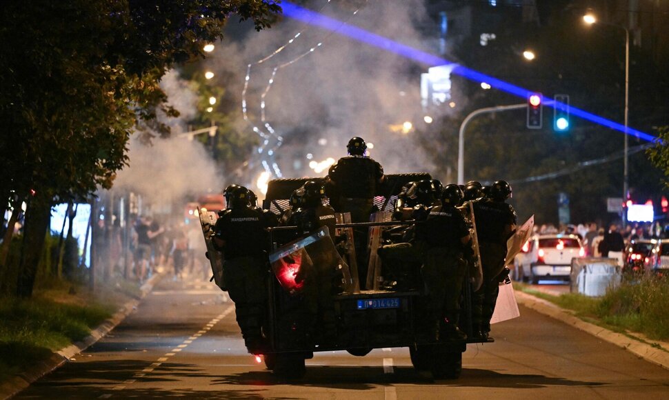 Protestai Serbijoje / ANDREJ ISAKOVIC / AFP