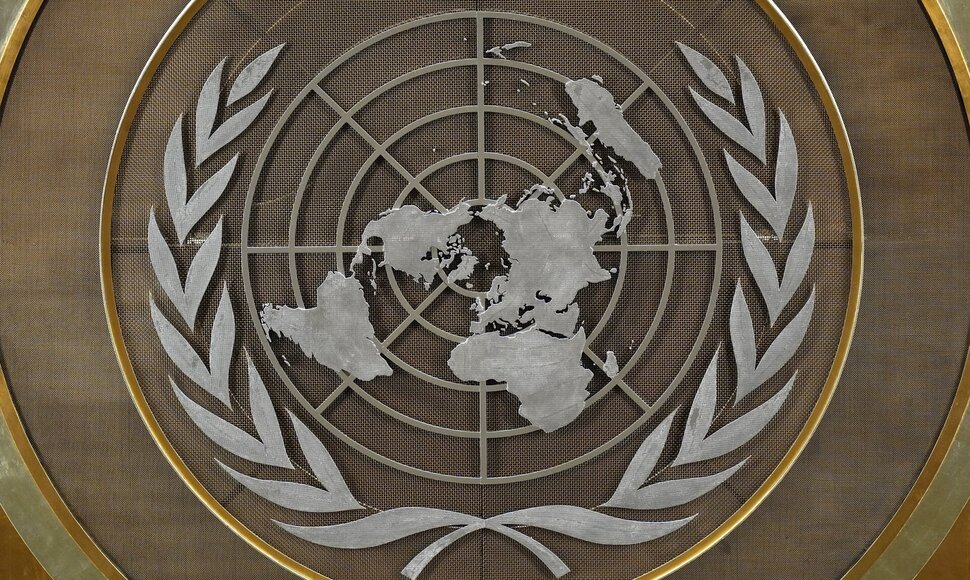 / AP