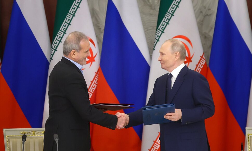 M. Pezeshkianas ir V. Putinas / Iranian Presidency / ZUMAPRESS.com