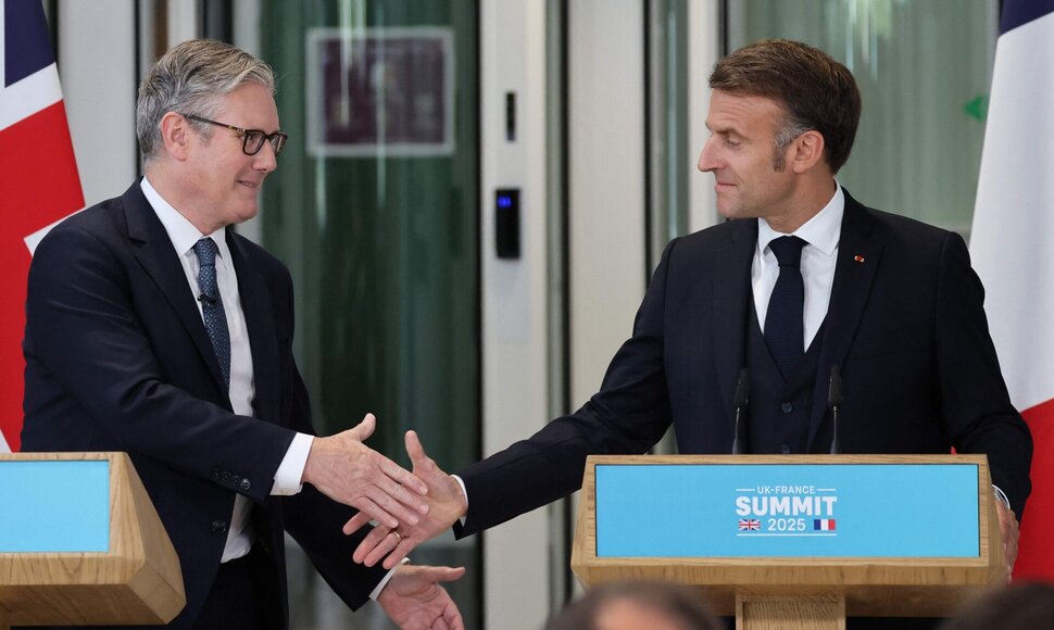 Kiras Starmeris ir Emmanuelis Macronas / LUDOVIC MARIN / AFP