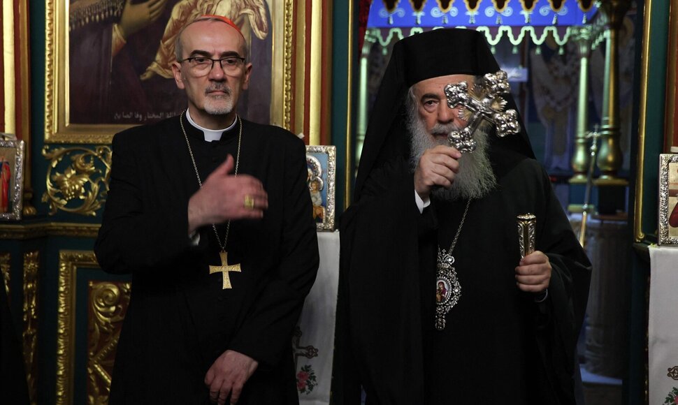 Jeruzalės lotynų patriarchas Pierbattista Pizzaballa ir graikų ortodoksų patriarchas Teofilas III Gazos Ruože / OMAR AL-QATTAA / AFP