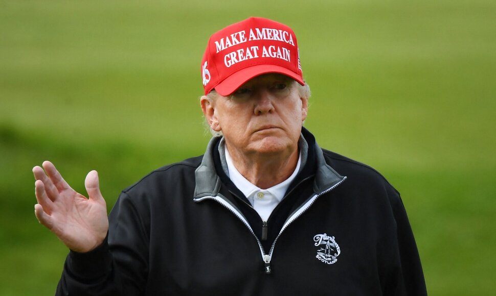 ANDY BUCHANAN / AFP