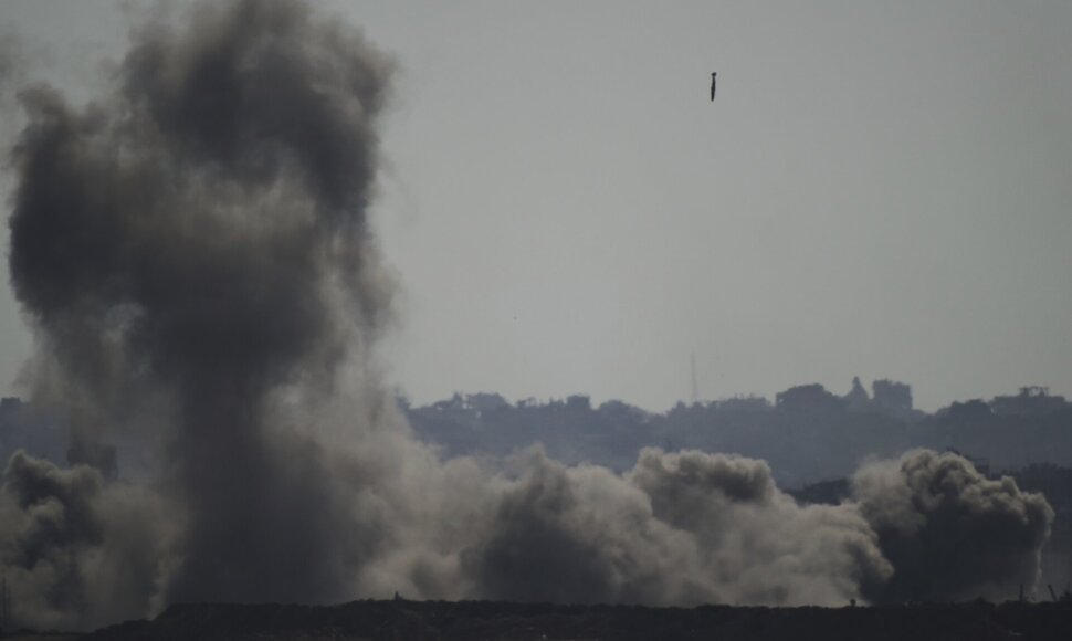 Leo Correa / AP