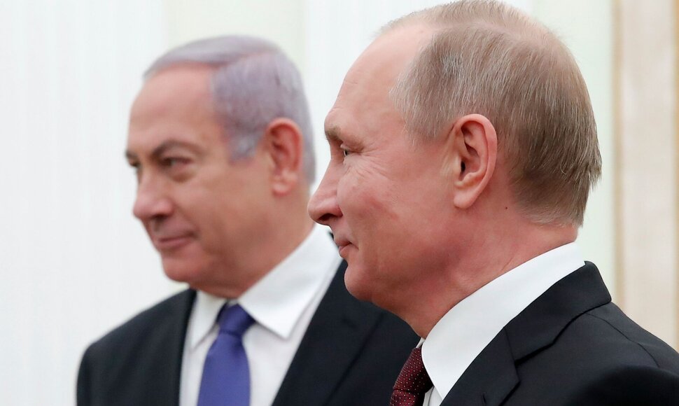 Vladimiras Putinas su Benjaminu Netanyahu / MAXIM SHEMETOV / AFP