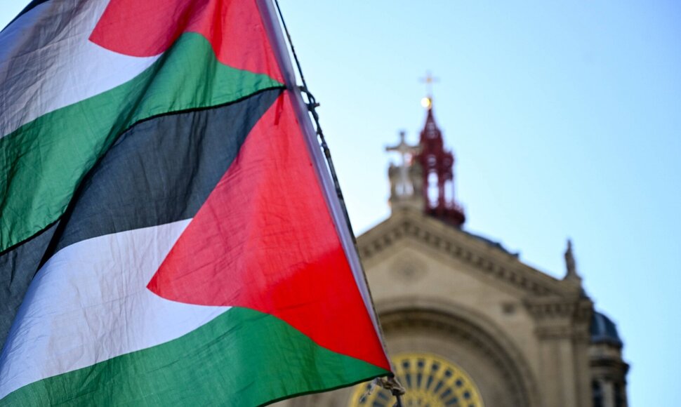 Palestiniečų vėliavos Paryžiuje / IMAGO/Julien Mattia / Le Pictorium / IMAGO/Le Pictorium