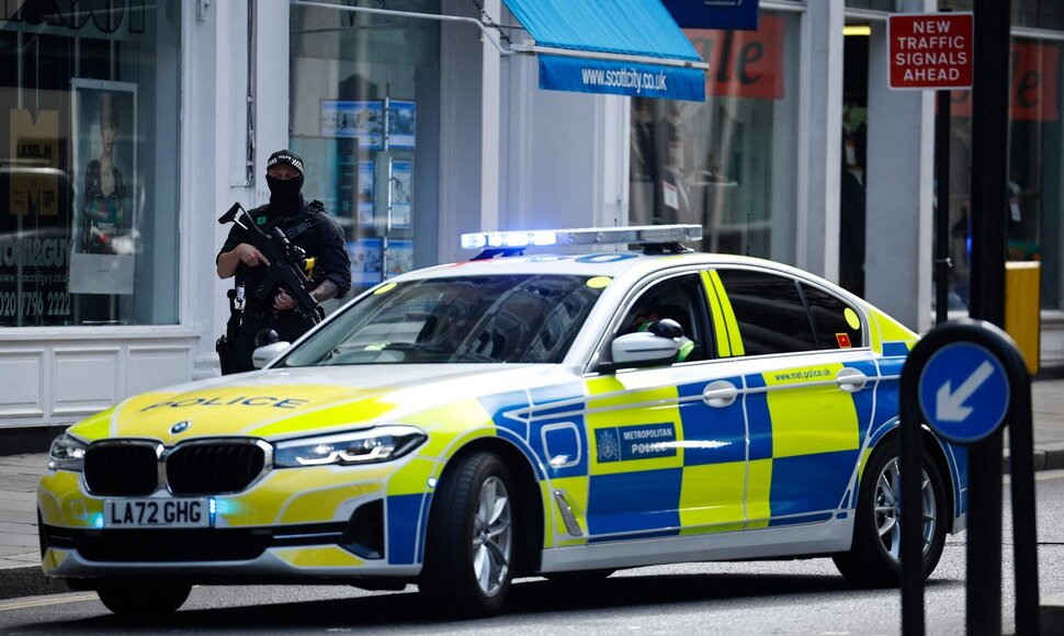 Britų policijos automobilis / BENJAMIN CREMEL / AFP