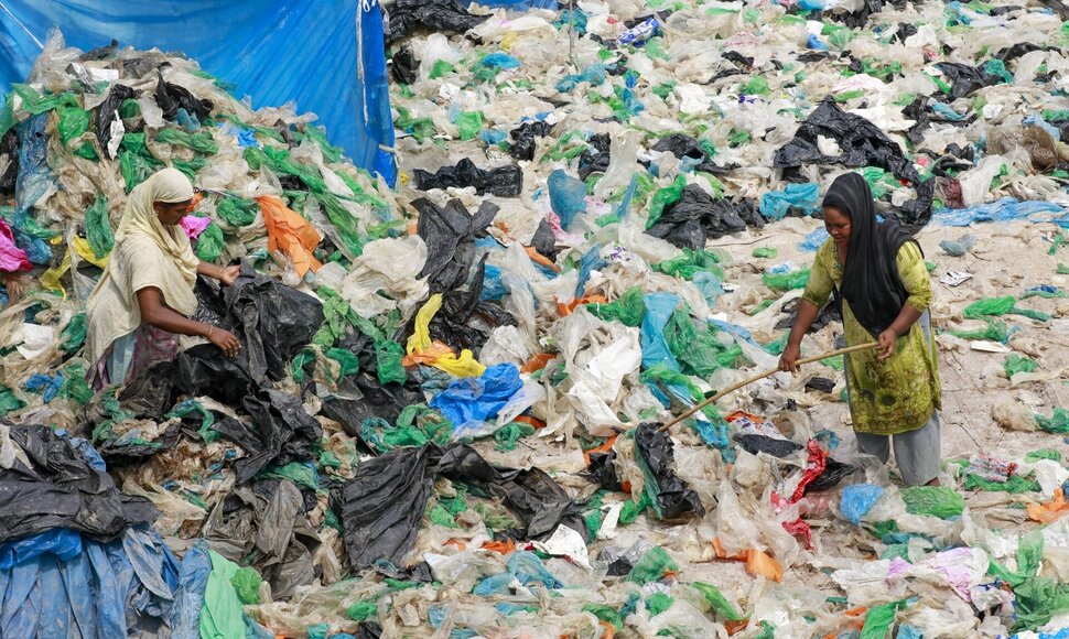 Plastiko rū&scaron;iavimas Banglade&scaron;e / Suvra Kanti Das / ZUMAPRESS.com