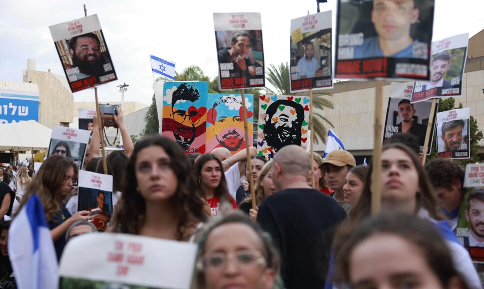 Įkaitų šeimų protestas / MENAHEM KAHANA / AFP