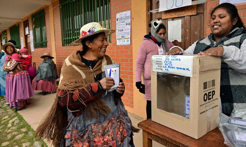 Rinkimai Bolivijoje / MARTIN BERNETTI / AFP