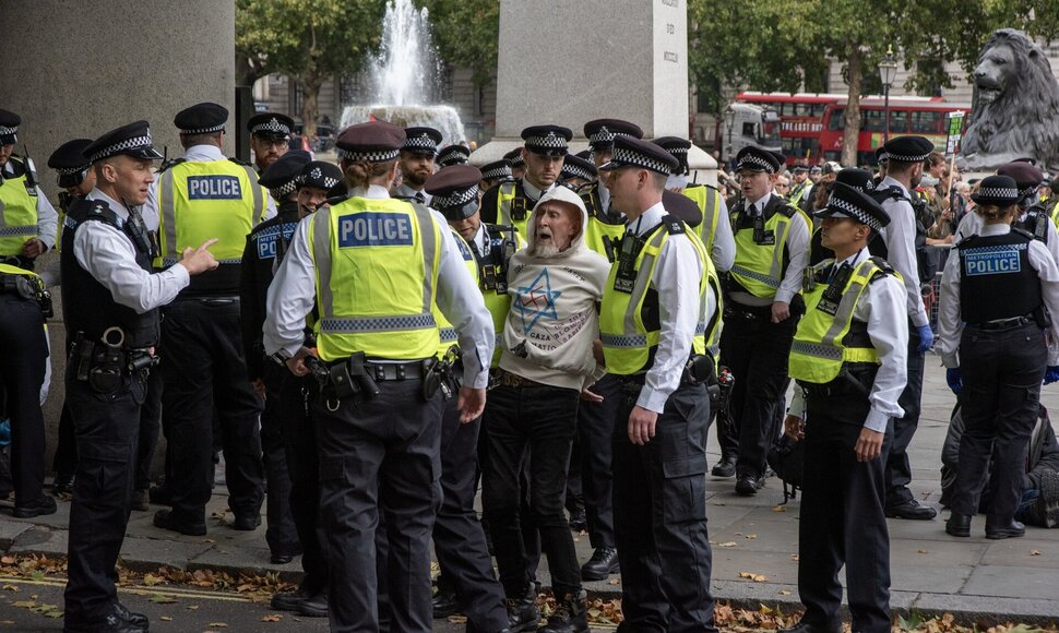 Londono policija / Krisztian Elek / ZUMAPRESS.com