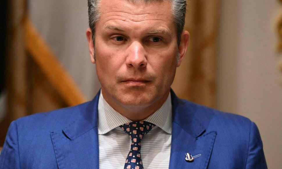 Pete'as Hegsethas / SAUL LOEB / AFP