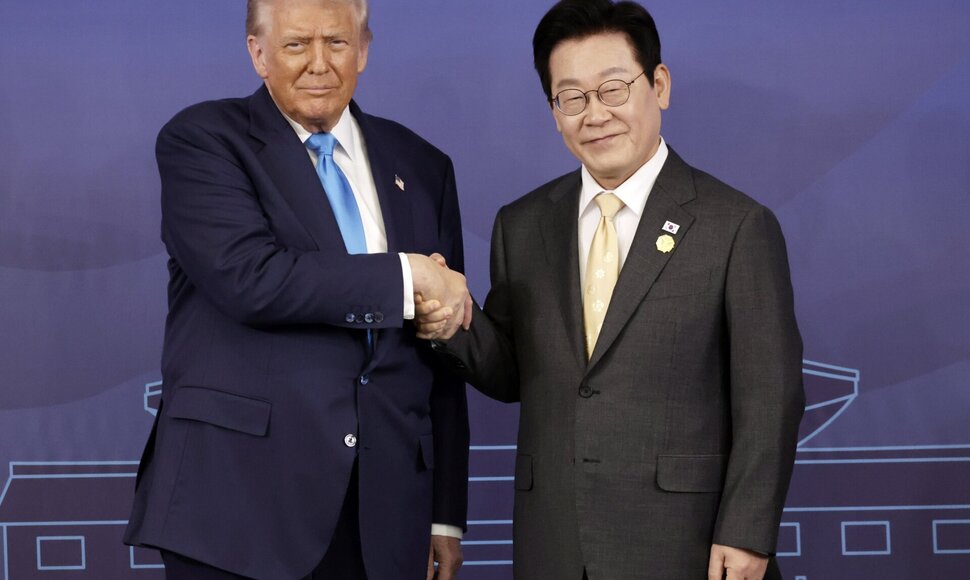 Donaldas Trumpas ir Lee Jae-myungas / Apec2025korea / ZUMAPRESS.com