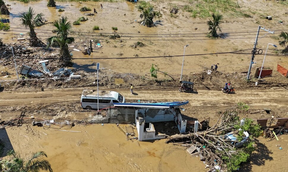 Taifūno padariniai / JAM STA ROSA / AFP