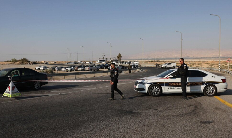 Jordanijos ir Izraelio okupuoto Vakarų Kranto pasienio punktas / AHMAD GHARABLI / AFP