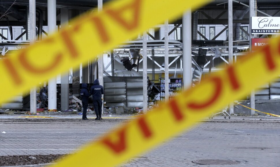 Latvijos policijos stop juosta / Ints Kalnins / REUTERS