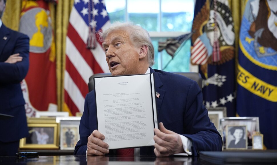 D. Trumpas /  / Yuri Gripas/POOL via CNP/INSTARi