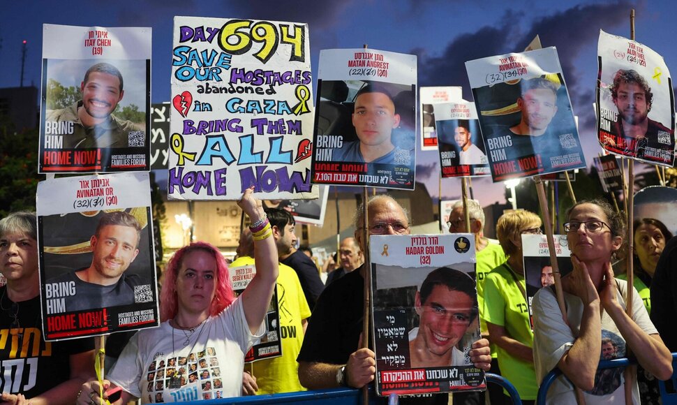 Įkaitų šeimų forumo protestas Tel Avive / JACK GUEZ / AFP
