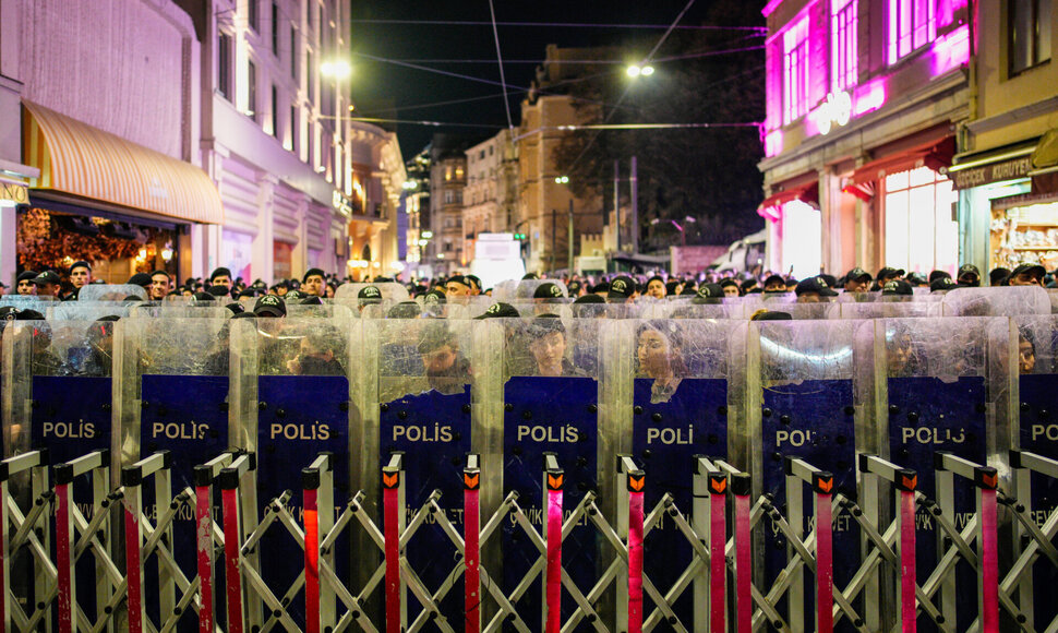 Protestą stebinti Turkijos policija  /  / AP
