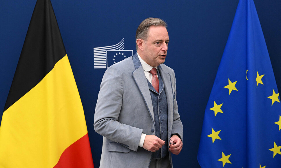 B. De Weveris / NICOLAS TUCAT / AFP