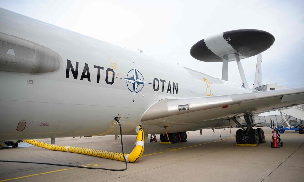 AWACS / PAU BARRENA / AFP