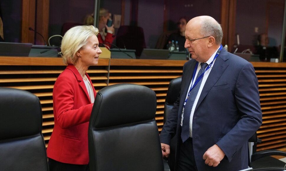 Andrius Kubilius kalbasi su Ursula von der Leyen /  / AP