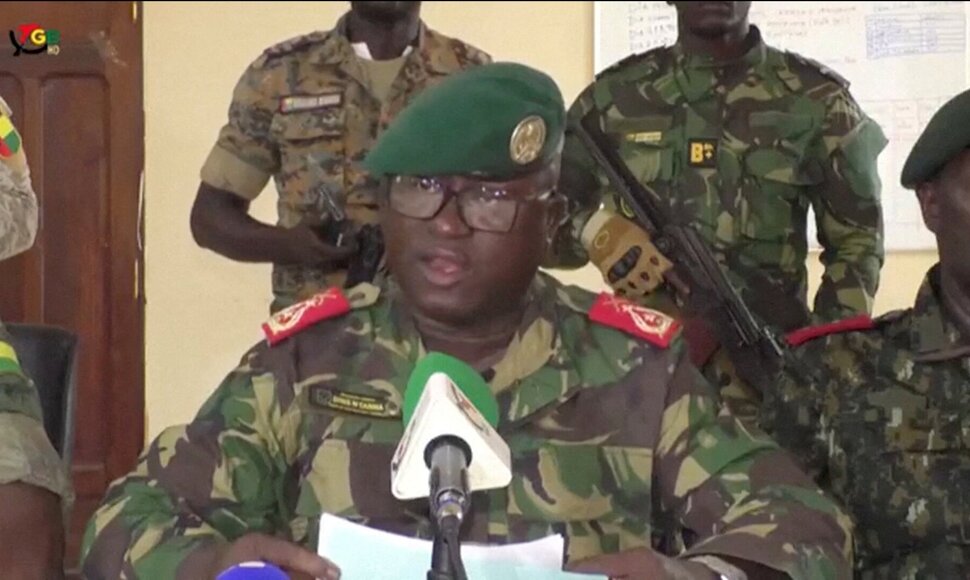 Perversmas Bisau Gvinėjoje / Televisao da Guine-Bissau / via REUTERS