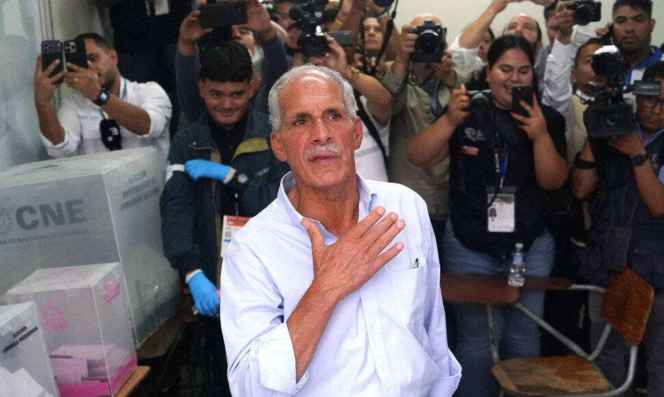 Nasry Asfura / JOHNY MAGALLANES / AFP