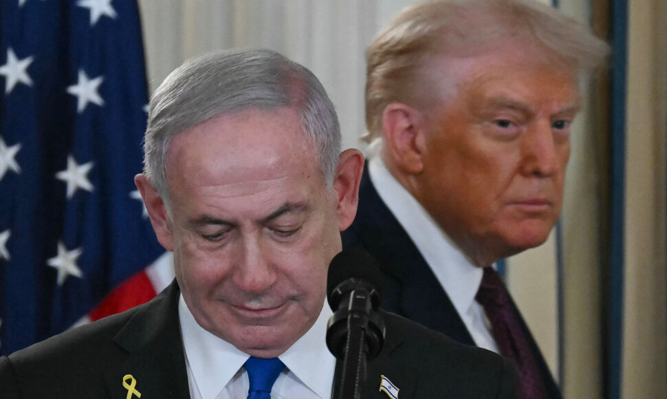 Benjaminas Netanyahu ir Donaldas Trumpas / ANDREW CABALLERO-REYNOLDS / AFP