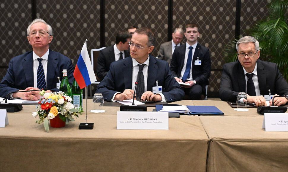 Rusijos delegacija derybose / Yekaterina Chesnokova / ZUMAPRESS.com