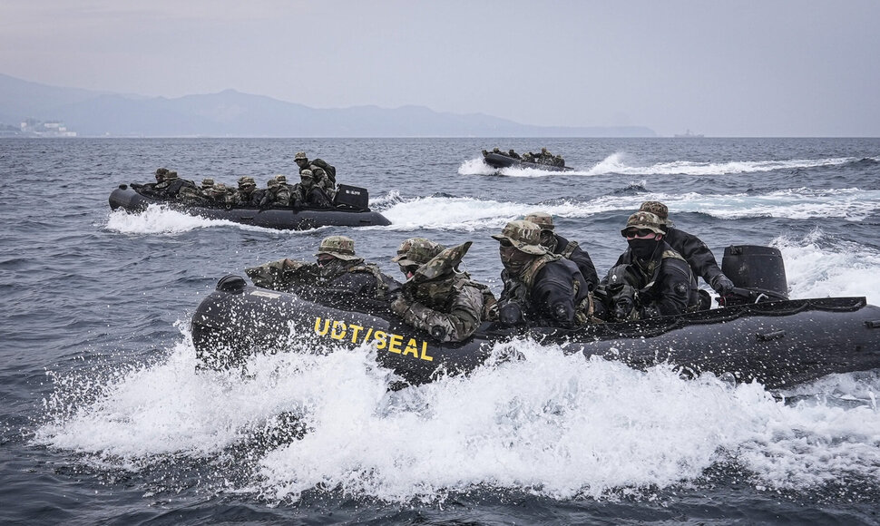 Pietų Korėjos spec. pajėgų pratybos / Defense Ministry / ZUMAPRESS.com