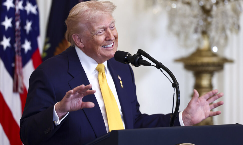 Donaldas Trumpas /  / Jim LoScalzo/POOL via CNP/INSTAR