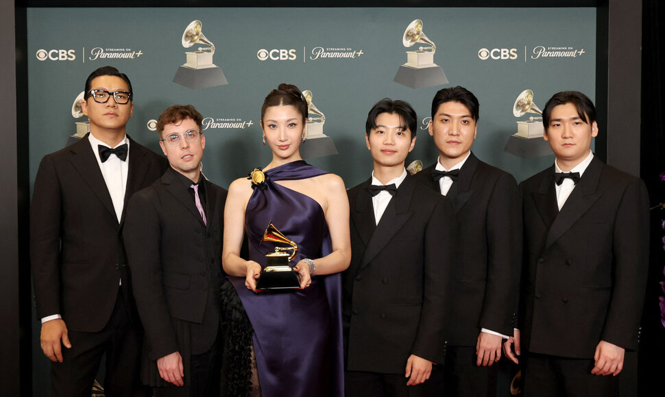 &bdquo;Grammy&ldquo; apdovanojimų laimėtojai i&scaron; Pietų Korėjos / AMY SUSSMAN / Getty Images via AFP