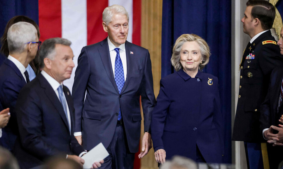 Clintonai / SHAWN THEW / AFP