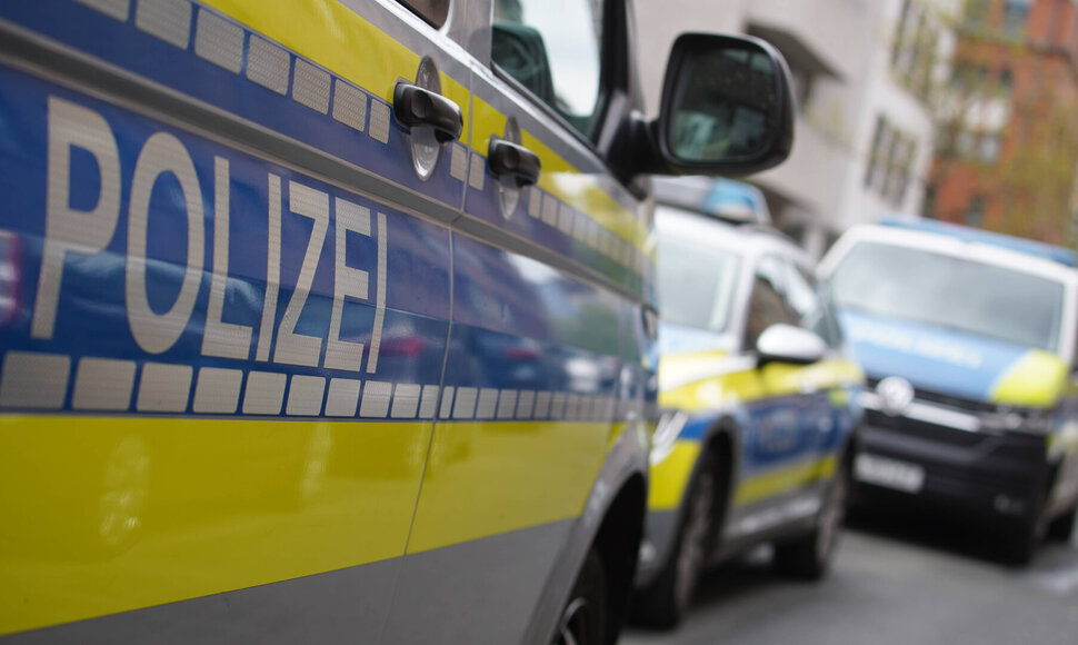 Vokietijos policijos automobiliai / IMAGO/Martin Dziadek / IMAGO/Die Videomanufaktur