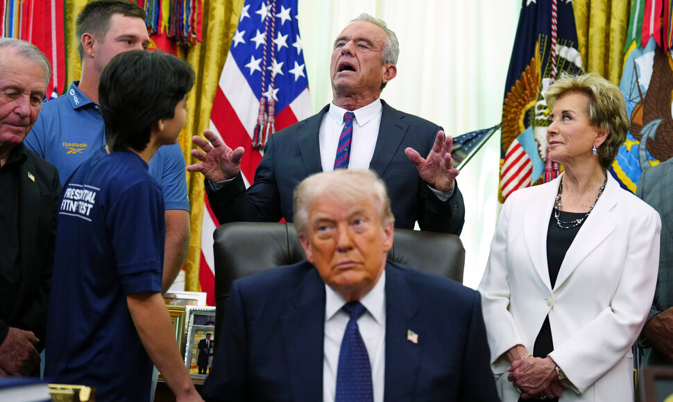  / AP
