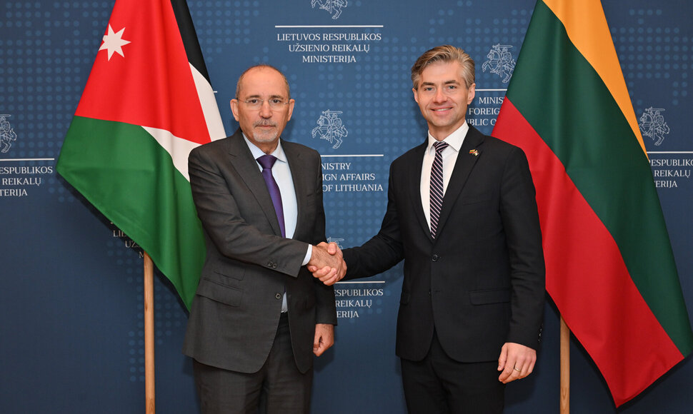 Jordanijos vicepremjeras ir užsienio reikalų ministras Aymanas Safadi ir Lietuvos užsienio reikalų ministras Kęstutis Budrys / URM nuotr.