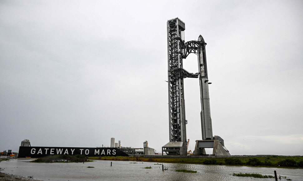 &bdquo;SpaceX&ldquo; raketa / RONALDO SCHEMIDT / AFP