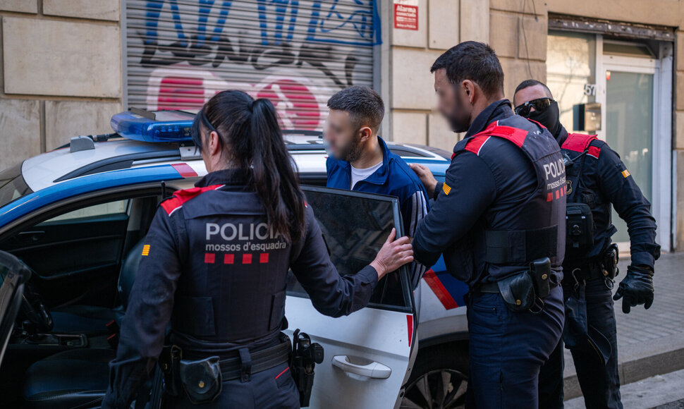 Policijos veikla Barselonoje / Lorena Sop&Atilde;&ordf;Na / ZUMAPRESS.com